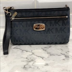 Micheal Kors Wristlet
